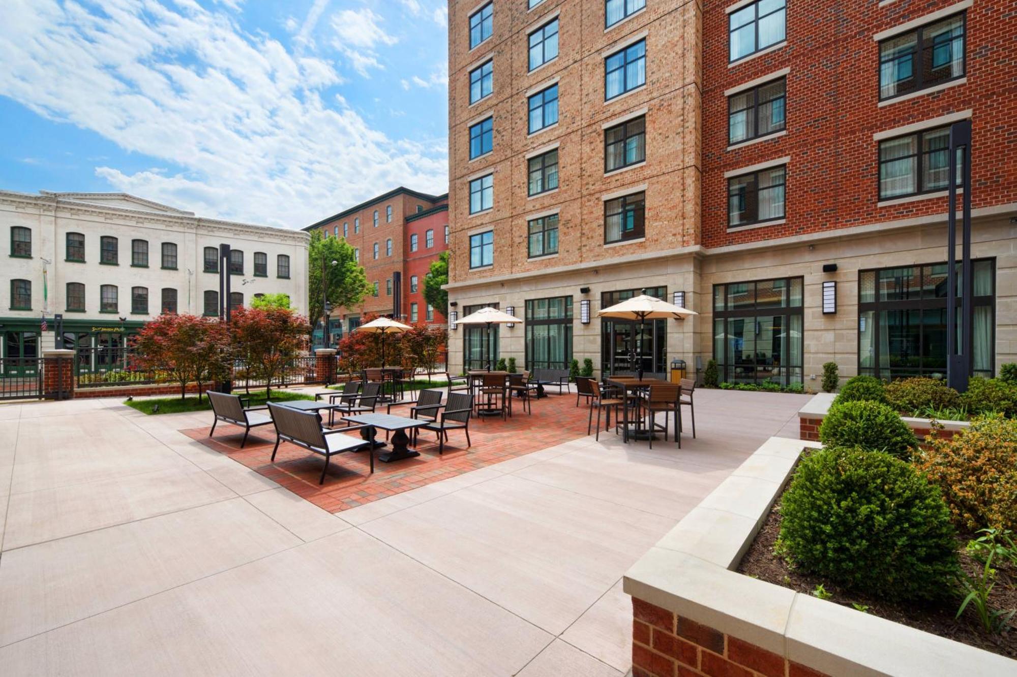 Hotel Courtyard By Marriott Richmond Downtown Exterior foto